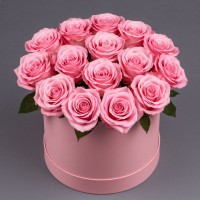 Коробка 25 розовых роз 